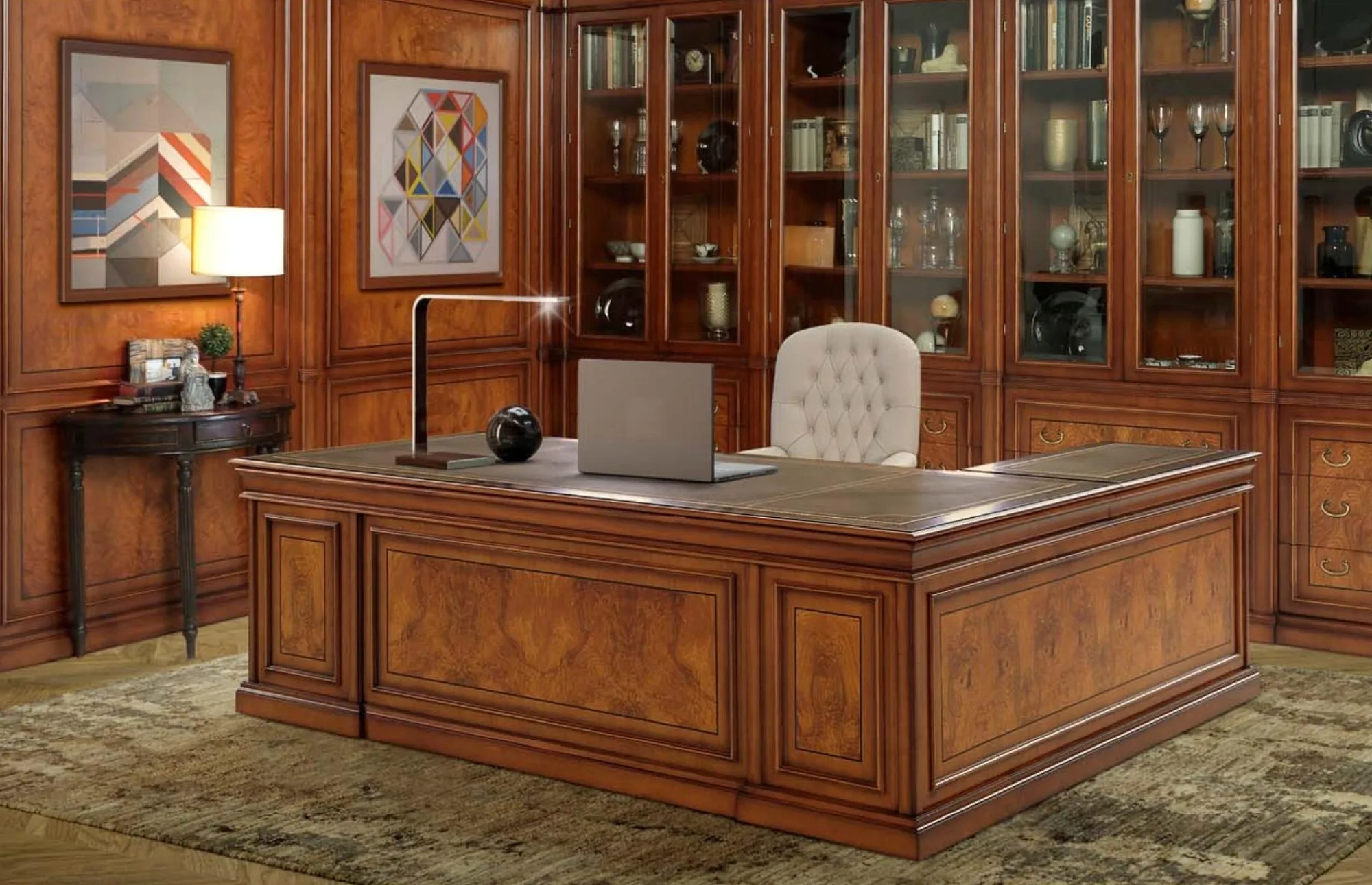 Diseño a medida: despacho de dirección clásico con boiserie y librerías acristaladas en madera noble y mesa en L